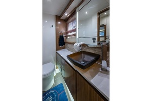 56FT (17.15M) SEA RAY