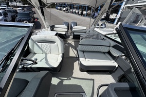 29ft Regal Yacht For Sale