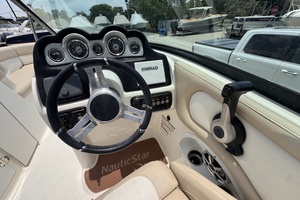 24ft NauticStar Yacht For Sale
