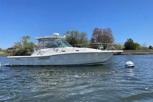 LUTORIA 30ft Pursuit Yacht For Sale