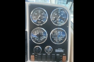 LUTORIA 30ft Pursuit Yacht For Sale