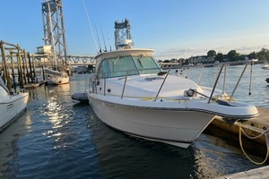 LUTORIA 30ft Pursuit Yacht For Sale