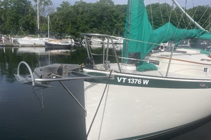 FIESTY 31ft Nonsuch Yacht For Sale