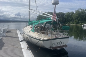 FIESTY 31ft Nonsuch Yacht For Sale