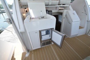 Liquid Asset 35ft Carver Yacht For Sale