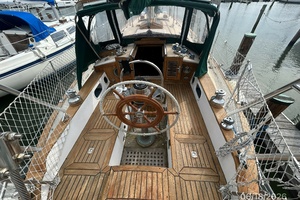 Three Little Birds 37ft Tayana Yacht For Sale