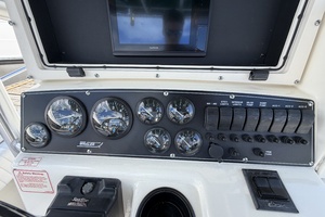 26ft Boston Whaler Yacht For Sale
