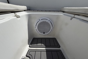 26ft Boston Whaler Yacht For Sale