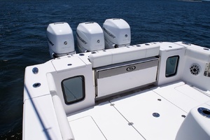 2022 Sportsman Open 352 - Cockpit