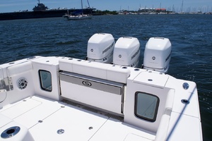 2022 Sportsman Open 352 - Cockpit