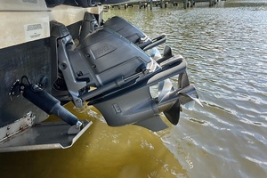 Pulling Chocks 33ft Chaparral Yacht For Sale