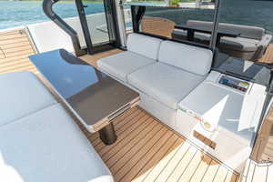 60FT (18.29M) AZIMUT