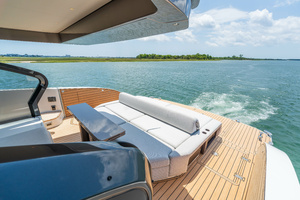 60FT (18.29M) AZIMUT