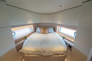 60FT (18.29M) AZIMUT