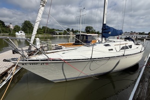 Relentless 35ft C amp C Yacht For Sale
