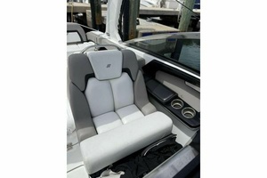 29ft Four Winns Yacht For Sale