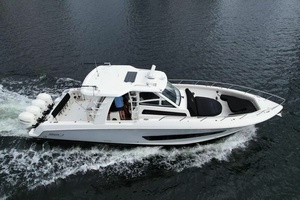 42FT (12.95M) BOSTON WHALER
