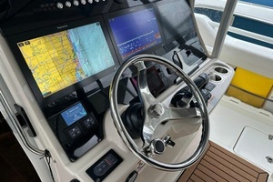 42FT (12.95M) BOSTON WHALER