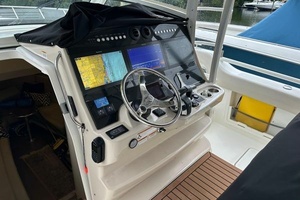 42FT (12.95M) BOSTON WHALER