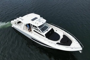 42FT (12.95M) BOSTON WHALER