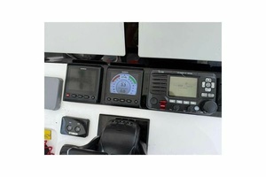 32ft Intrepid Yacht For Sale