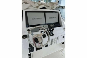 32ft Intrepid Yacht For Sale