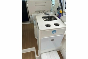 33ft Pursuit Yacht For Sale