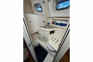 33ft Pursuit Yacht For Sale