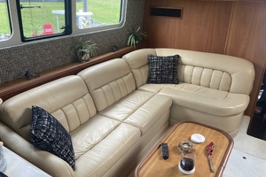 Main Express 39ft Silverton Yacht For Sale