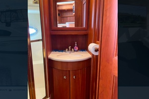 Main Express 39ft Silverton Yacht For Sale