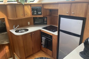Main Express 39ft Silverton Yacht For Sale
