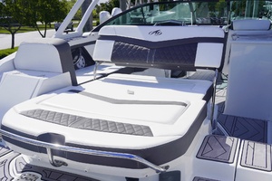 25ft Monterey Yacht For Sale