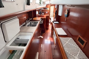 SOUND WAVES 42ft Beneteau Yacht For Sale