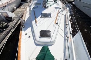 SOUND WAVES 42ft Beneteau Yacht For Sale