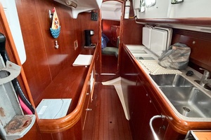SOUND WAVES 42ft Beneteau Yacht For Sale