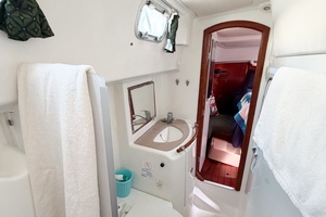 SOUND WAVES 42ft Beneteau Yacht For Sale