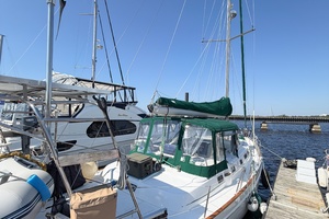 SOUND WAVES 42ft Beneteau Yacht For Sale