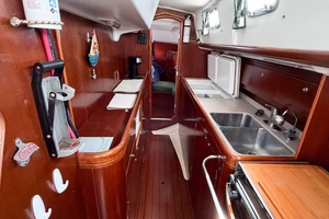 SOUND WAVES 42ft Beneteau Yacht For Sale