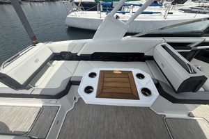 28ft Cobalt Yacht For Sale