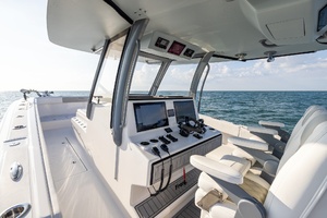 37FT (11.51M) FRONT RUNNER