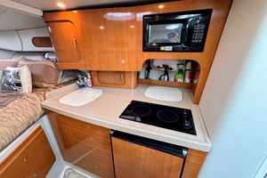 MIS ADVENTURE 29ft Four Winns Yacht For Sale