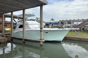 Reel Intel 42ft Hatteras Yacht For Sale