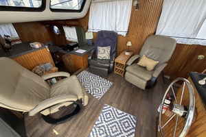 38ft Holiday Mansion Yacht For Sale