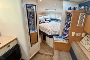 31ft Carver Yacht For Sale