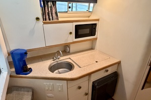 31ft Carver Yacht For Sale