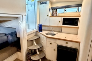 31ft Carver Yacht For Sale