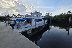 60' Ocean Alexander 2000