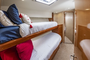 A 2 Z S 55ft Viking Yacht For Sale