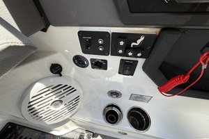 28ft Cobalt Yacht For Sale