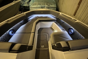 28ft Cobalt Yacht For Sale